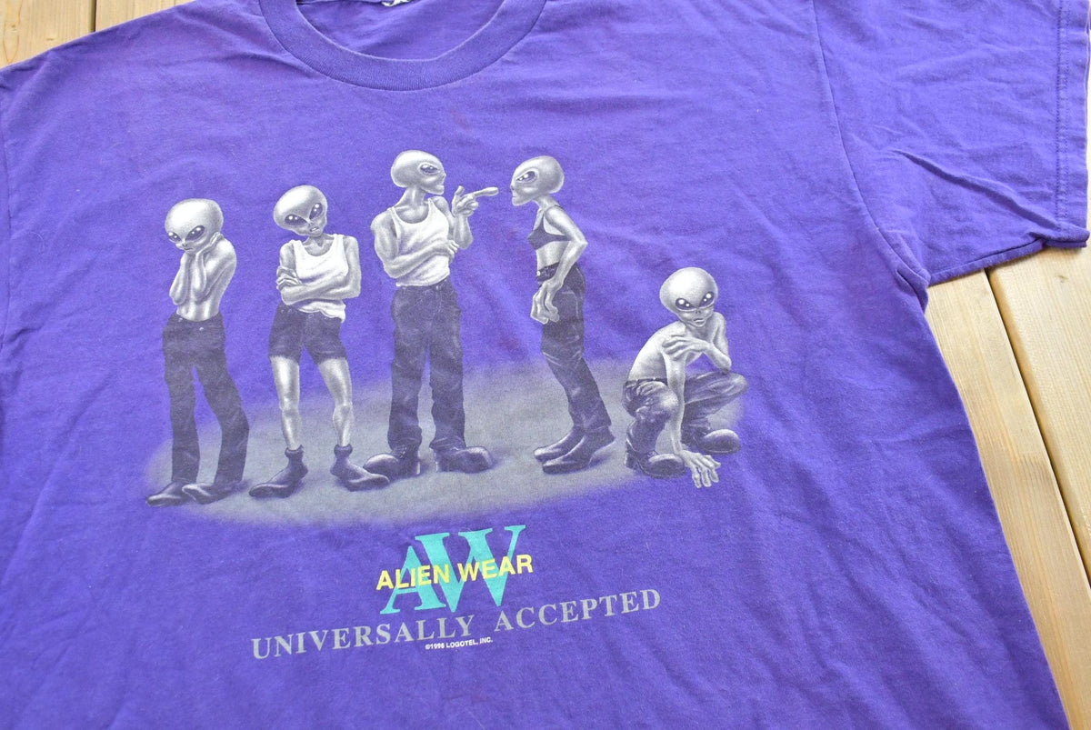 Vintage 1996 Alien Wear Graphic T-Shirt Mens XL from propervintagecanada