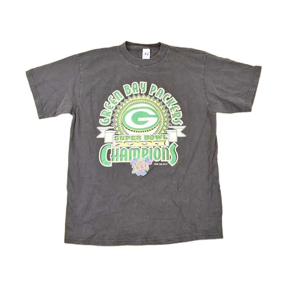 Vintage 1996 Logo 7 Green Bay Packers Super Bowl Champions NFL T-Shirt Men's L from propervintagecanada
