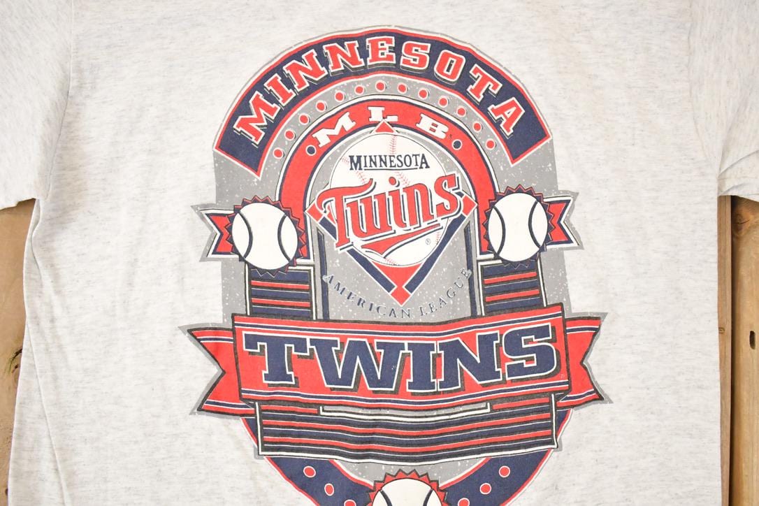 Vintage 1996 Logo 7 Minnesota Twins MLB T-Shirt Men's M from propervintagecanada