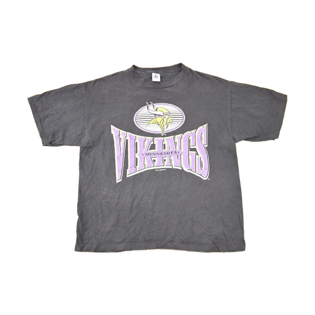 Vintage 1996 Logo 7 Minnesota Vikings NFL T-Shirt Men's XL from propervintagecanada