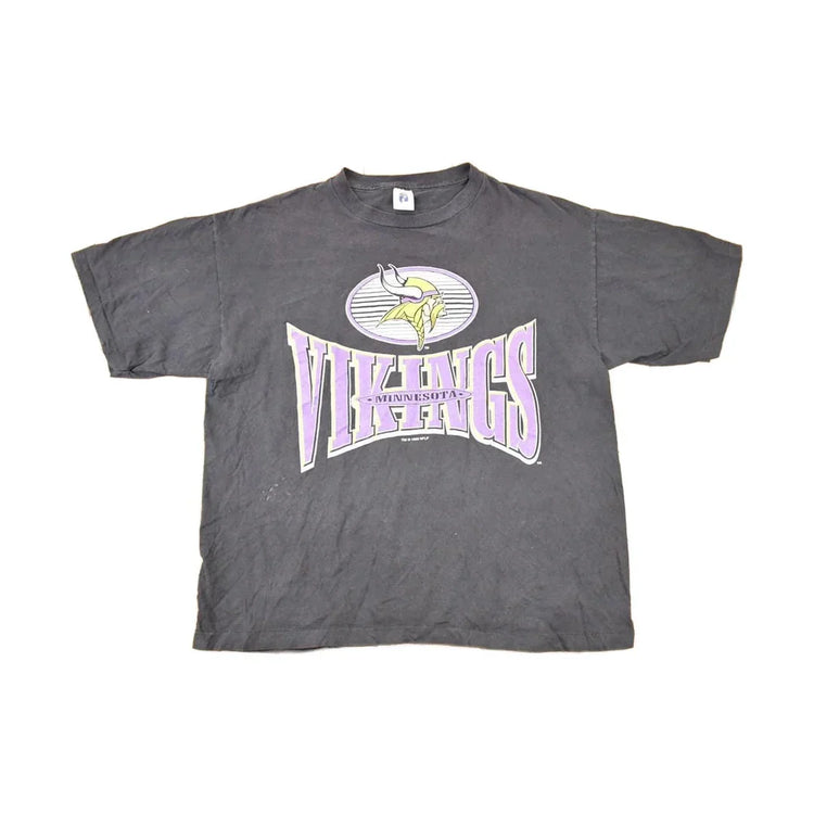 Vintage 1996 Logo 7 Minnesota Vikings NFL T-Shirt Men's XL from propervintagecanada