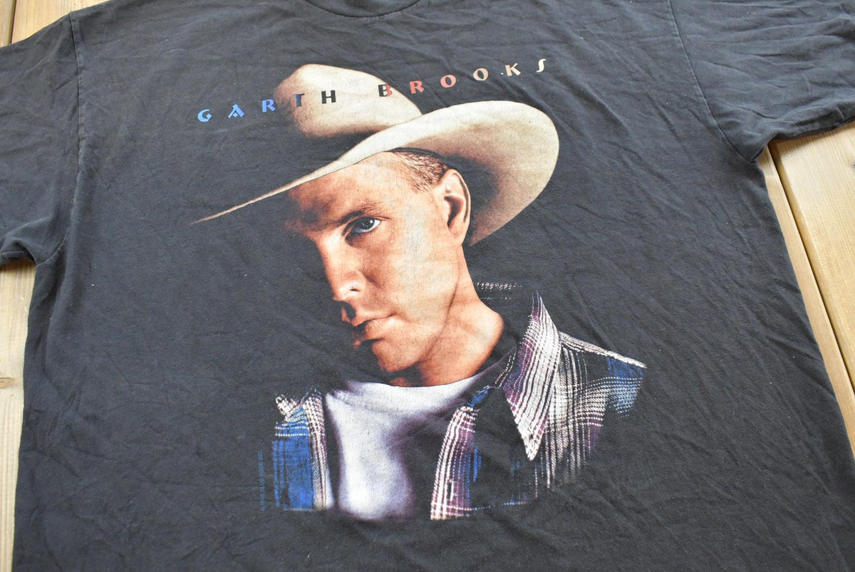 Vintage 1996 The Garth Brooks World Tour Graphic T-Shirt Mens 2XL from propervintagecanada