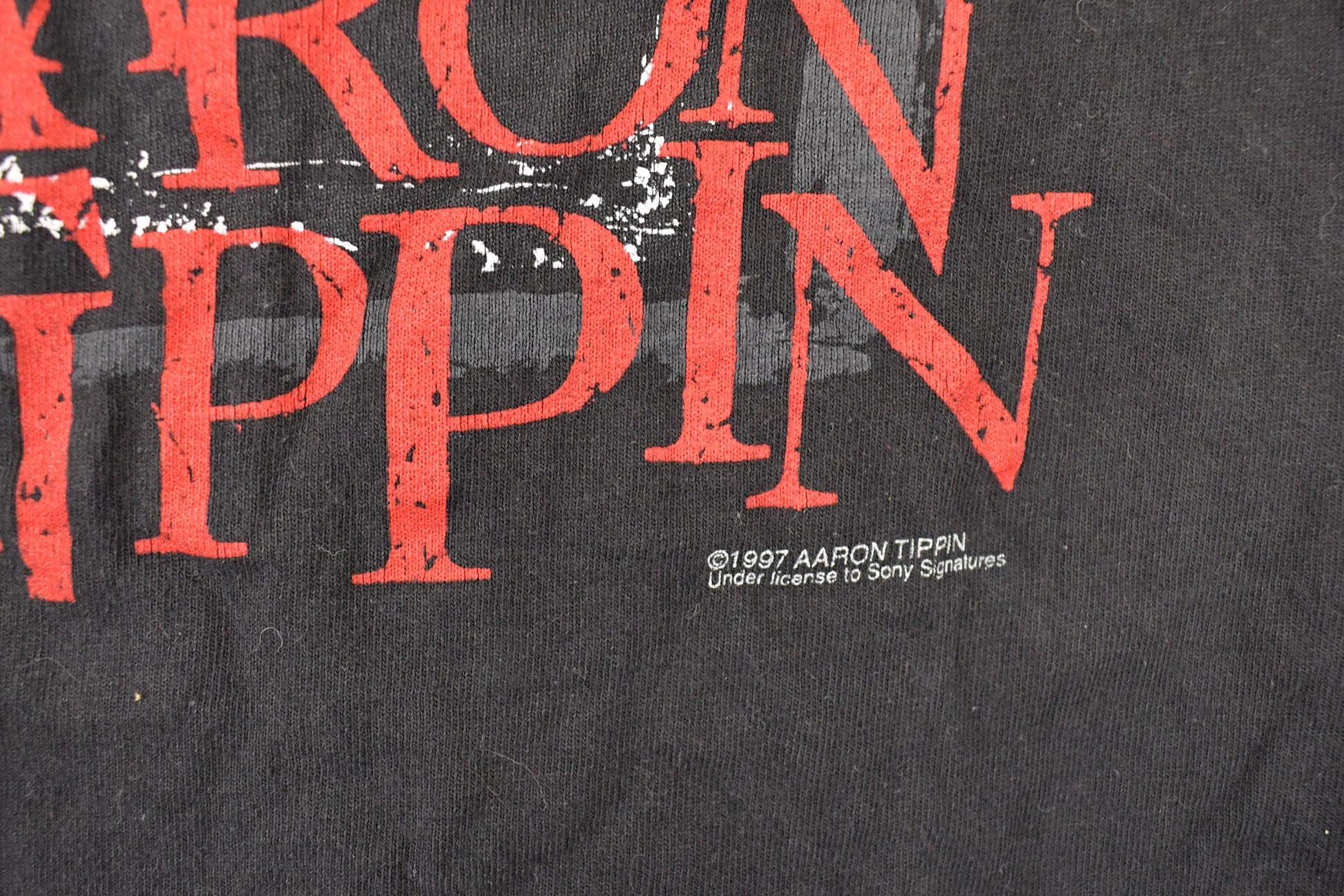 Vintage 1997 Aaron Tippin Greatest Hits Souvenir Band T-Shirt Men's M from propervintagecanada