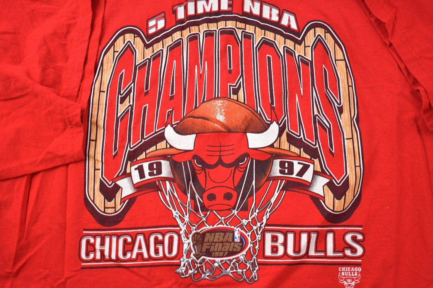 Vintage 1997 Chicago Bulls NBA 5-Peat Champions Logo Athletic Made In USA Graphic T-Shirt / Streetwear / Retro Style / Single Stitch Bulls from propervintagecanada