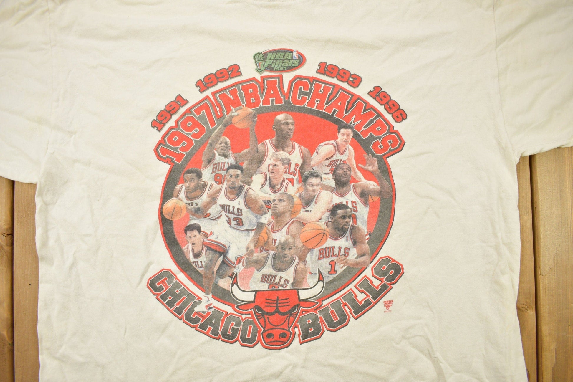 Vintage 1997 Chicago Bulls NBA Champions Starter T-Shirt / Made In USA / 90s Streetwear / Vintage Bulls Tee / Sportswear / Jordan from propervintagecanada