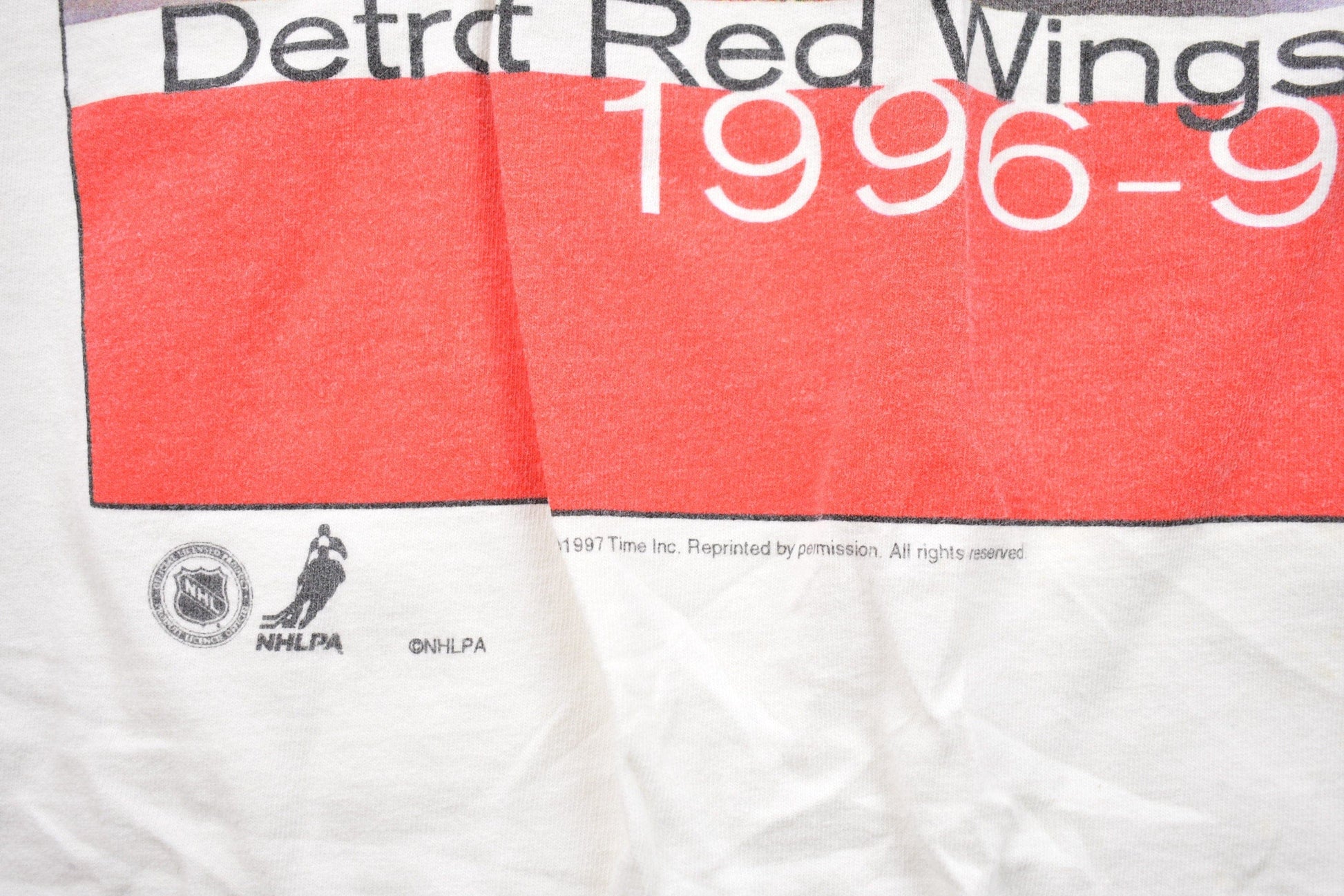 Vintage 1997 Detroit Red Wings NHL Graphic T-Shirt Men's XL from propervintagecanada
