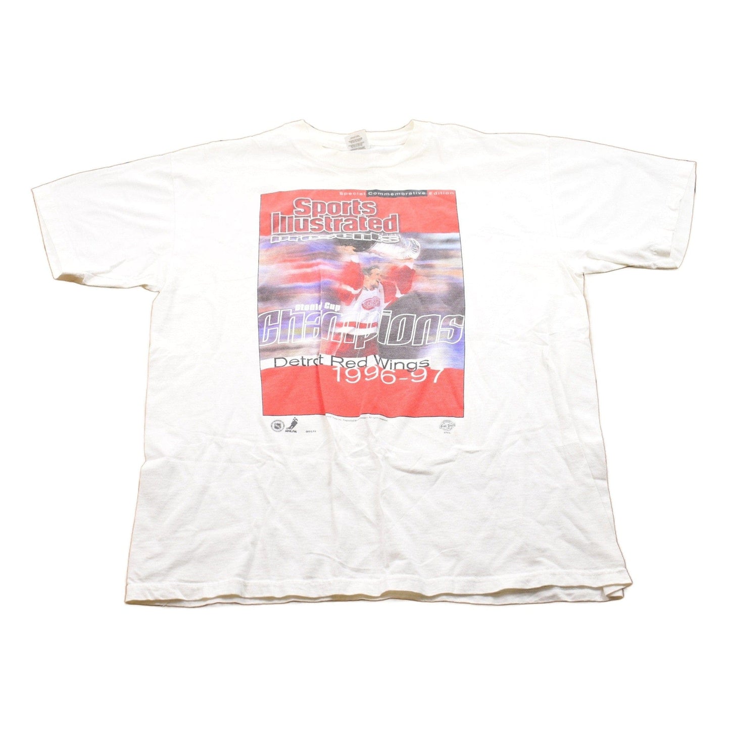 Vintage 1997 Detroit Red Wings NHL Graphic T-Shirt Men's XL from propervintagecanada