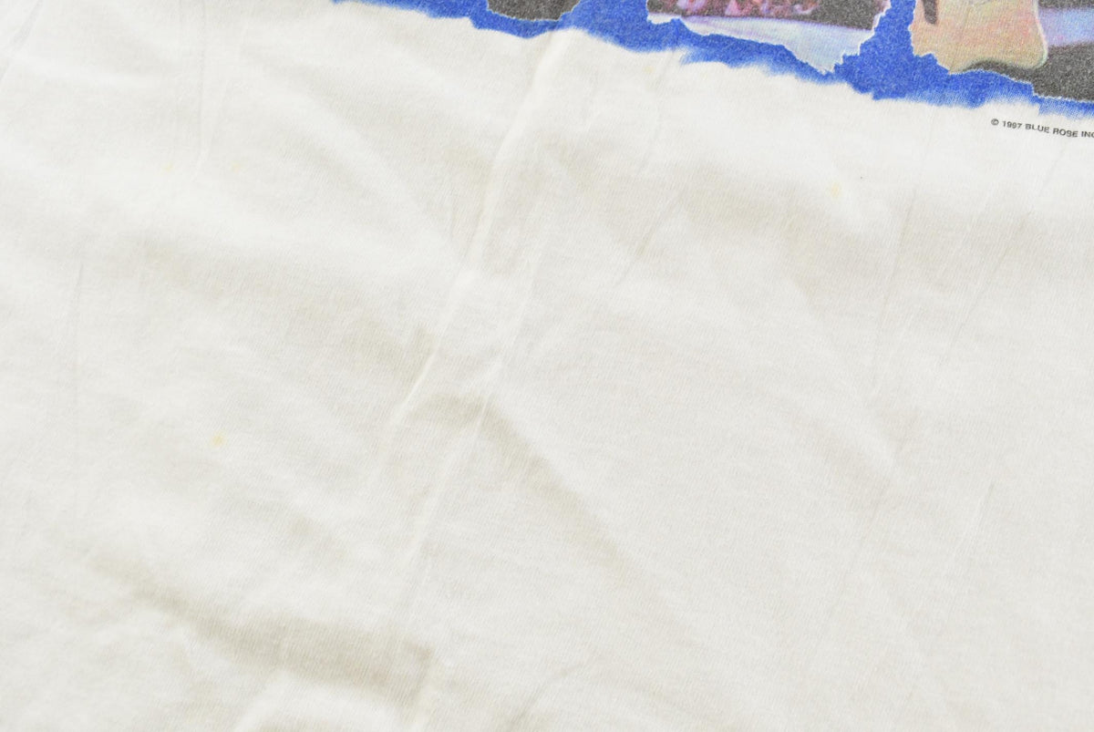 Vintage 1997 Garth Brooks GARTHistory Country Music T-Shirt Men's XL from propervintagecanada