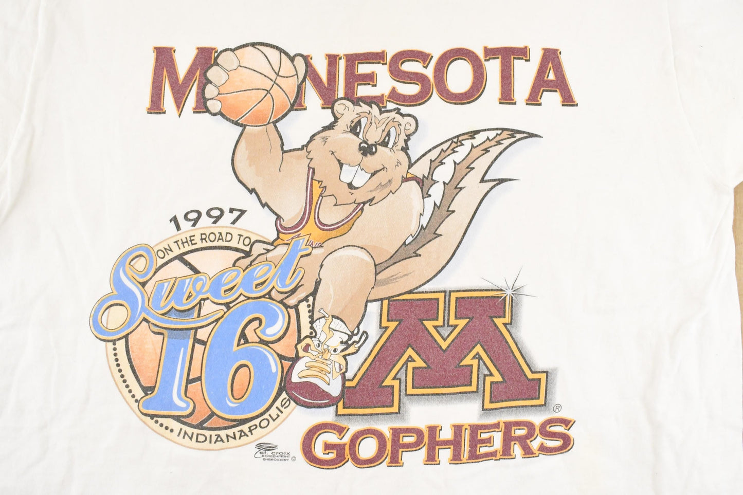 Vintage 1997 Minnesota Golden Gophers Sweet 16 Collegiate T-Shirt Men's L from propervintagecanada