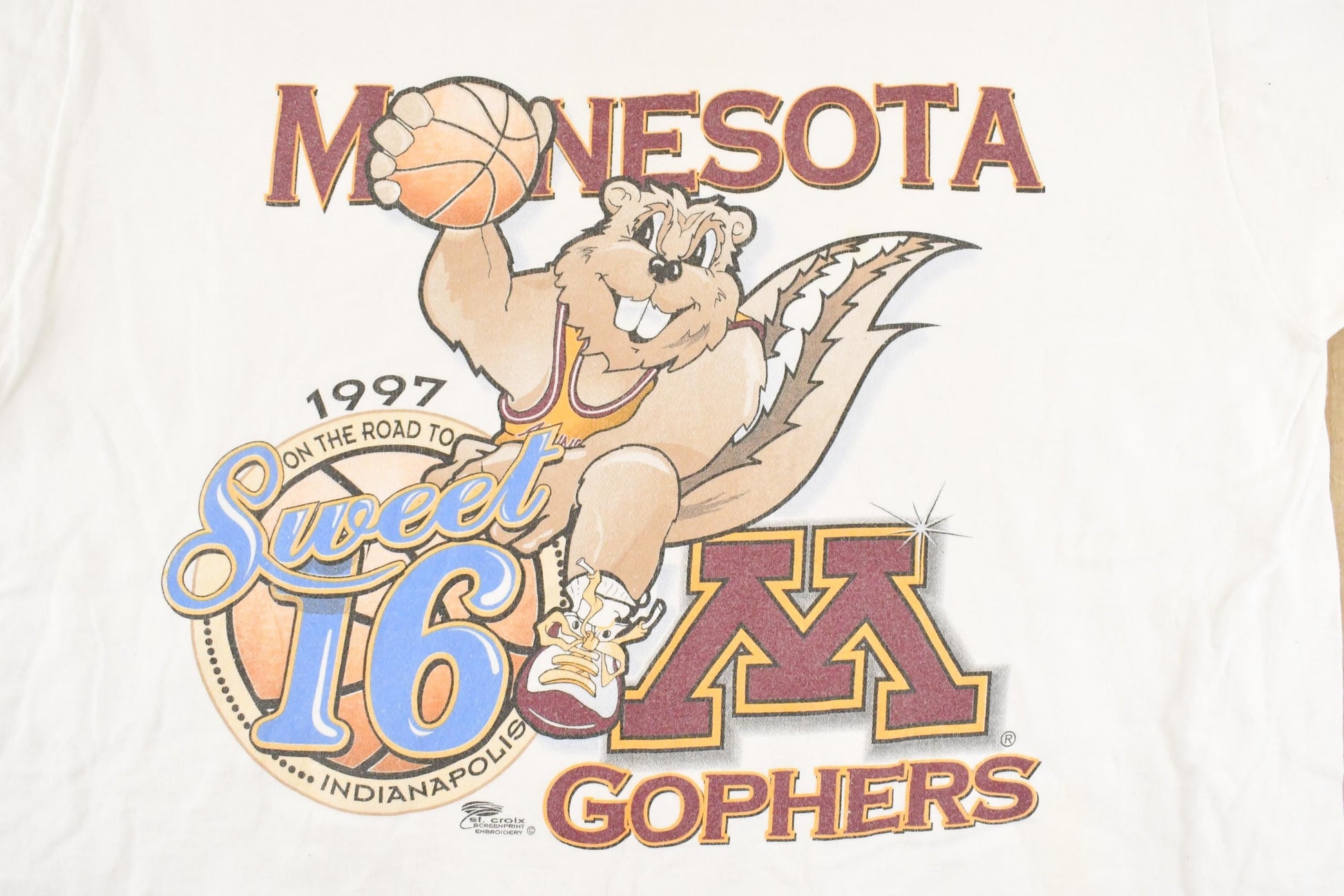 Vintage 1997 Minnesota Golden Gophers Sweet 16 Collegiate T-Shirt Men's L from propervintagecanada