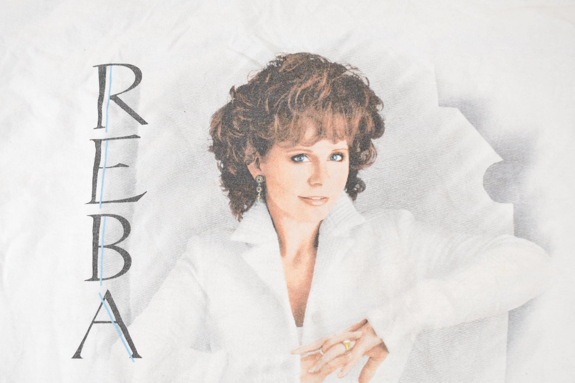 Vintage 1997 Reba Mcentire Souvenir Band T-Shirt Women's L from propervintagecanada