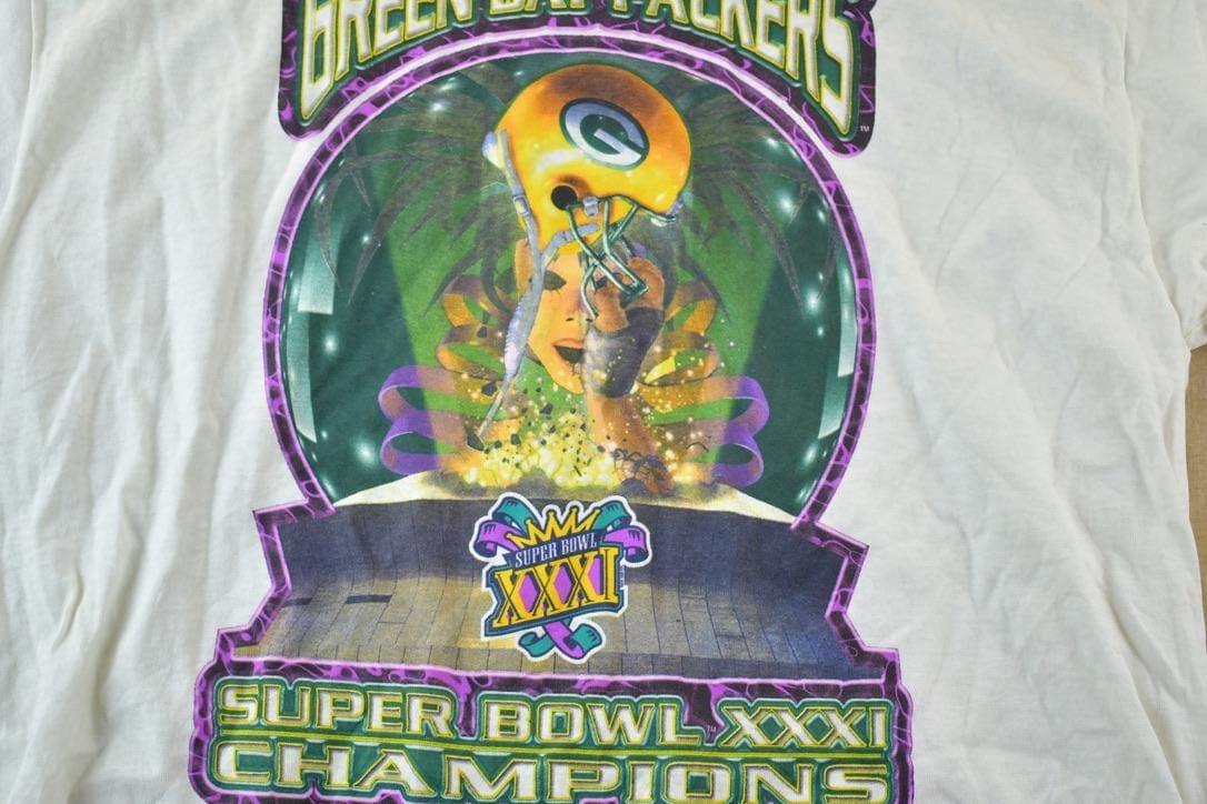 Vintage 1997 Starter Green Bay Packers Super Bowl xxxi Champions NFL Graphic T-ShirtMen's XL from propervintagecanada