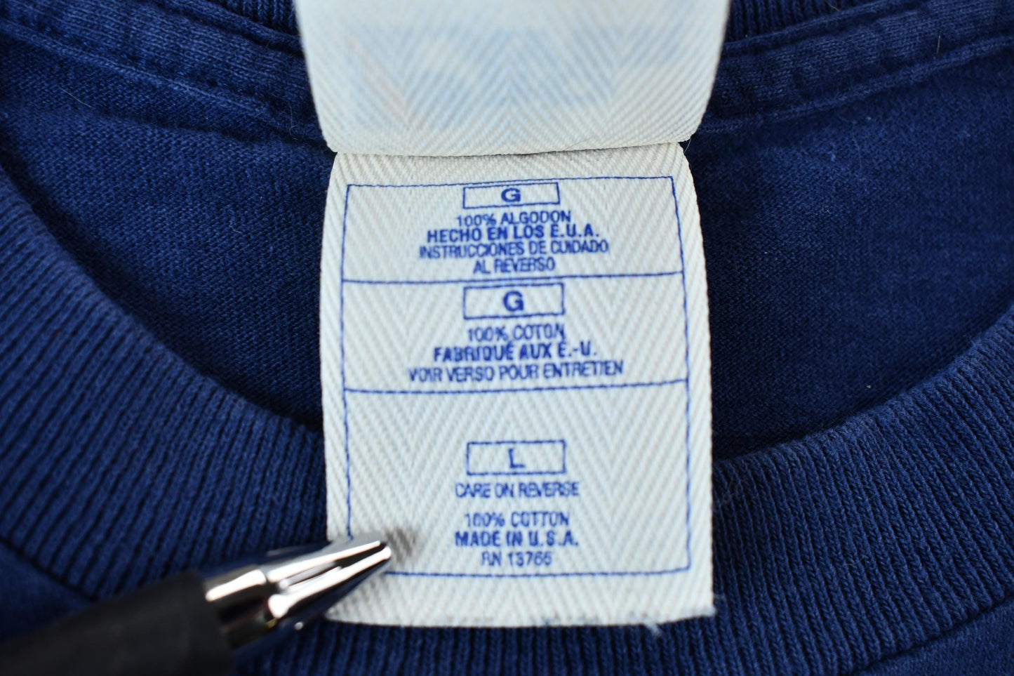 Vintage 1998 Denver Broncos Super Bowl XXXII Champions NFL Football Graphic T-Shirt Men's Large from propervintagecanada