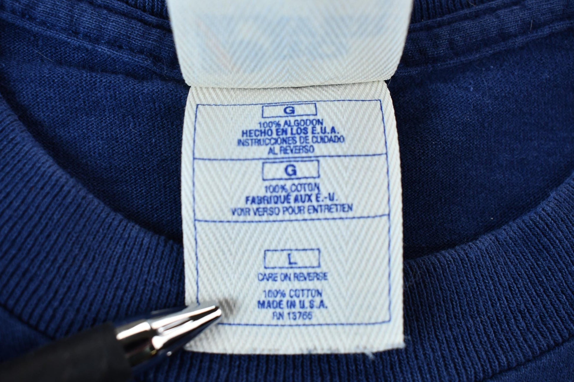 Vintage 1998 Denver Broncos Super Bowl XXXII Champions NFL Football Graphic T-Shirt Men's Large from propervintagecanada