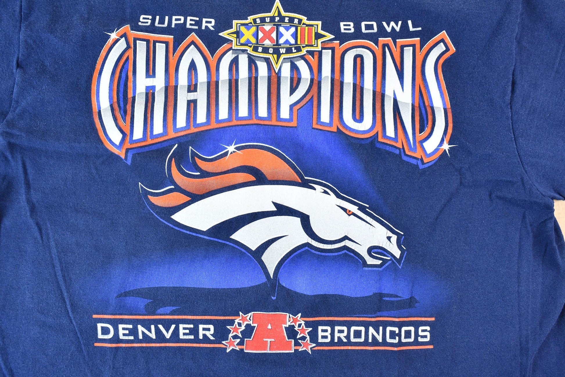 Vintage 1998 Denver Broncos Super Bowl XXXII Champions NFL Football Graphic T-Shirt Men's Large from propervintagecanada