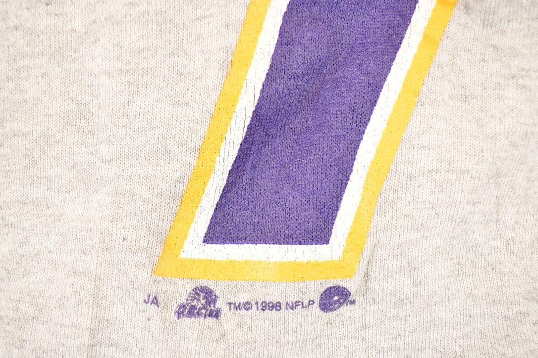 Vintage 1998 Minnesota Vikings NFL Crewneck Sweatshirt Men's L from propervintagecanada