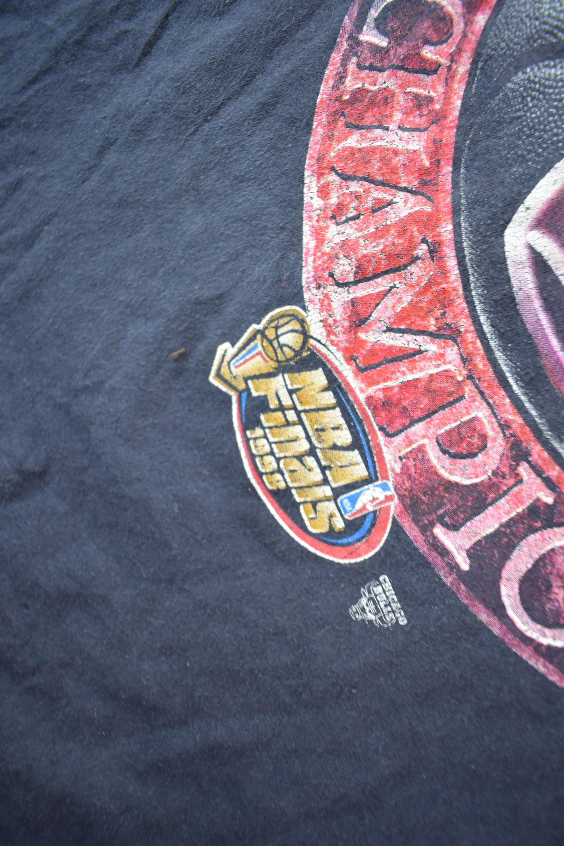 Vintage 1998 NBA Chicago Bulls Champions Graphic T-Shirt / Single Stitch / NBA Basketball / 90s Streetwear / Starter T-Shirt from propervintagecanada