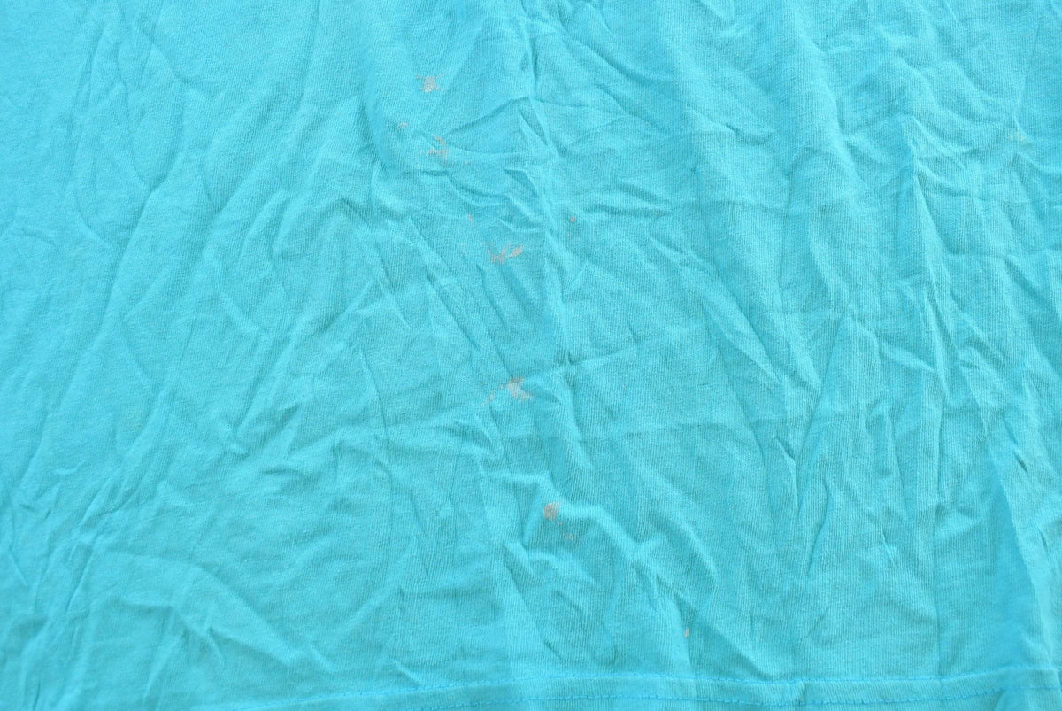 Vintage 1998 Scooby Doo Snowflakes T-Shirt Men's 2XL Long Men's 2XL from propervintagecanada