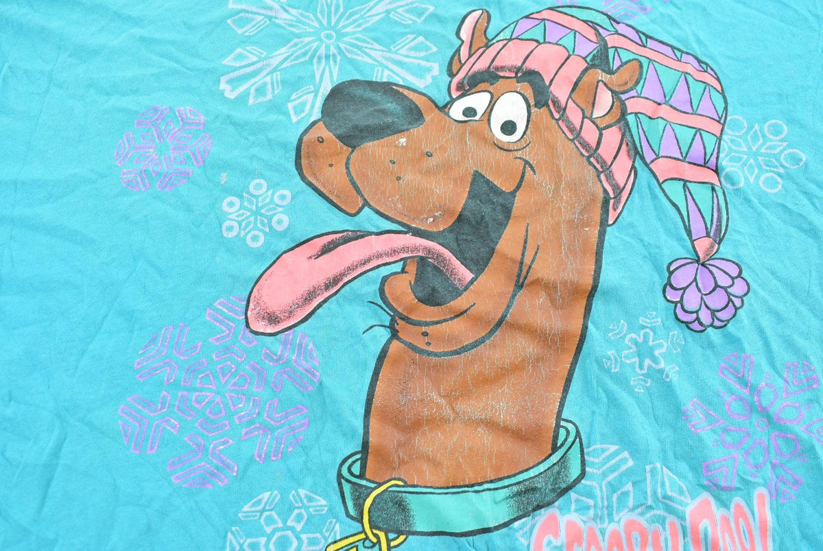 Vintage 1998 Scooby Doo Snowflakes T-Shirt Men's 2XL Long Men's 2XL from propervintagecanada