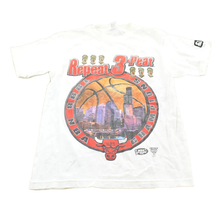 Vintage 1998 Starter Chicago Bulls NBA Champions 3 Peat T-Shirt Mens S from propervintagecanada