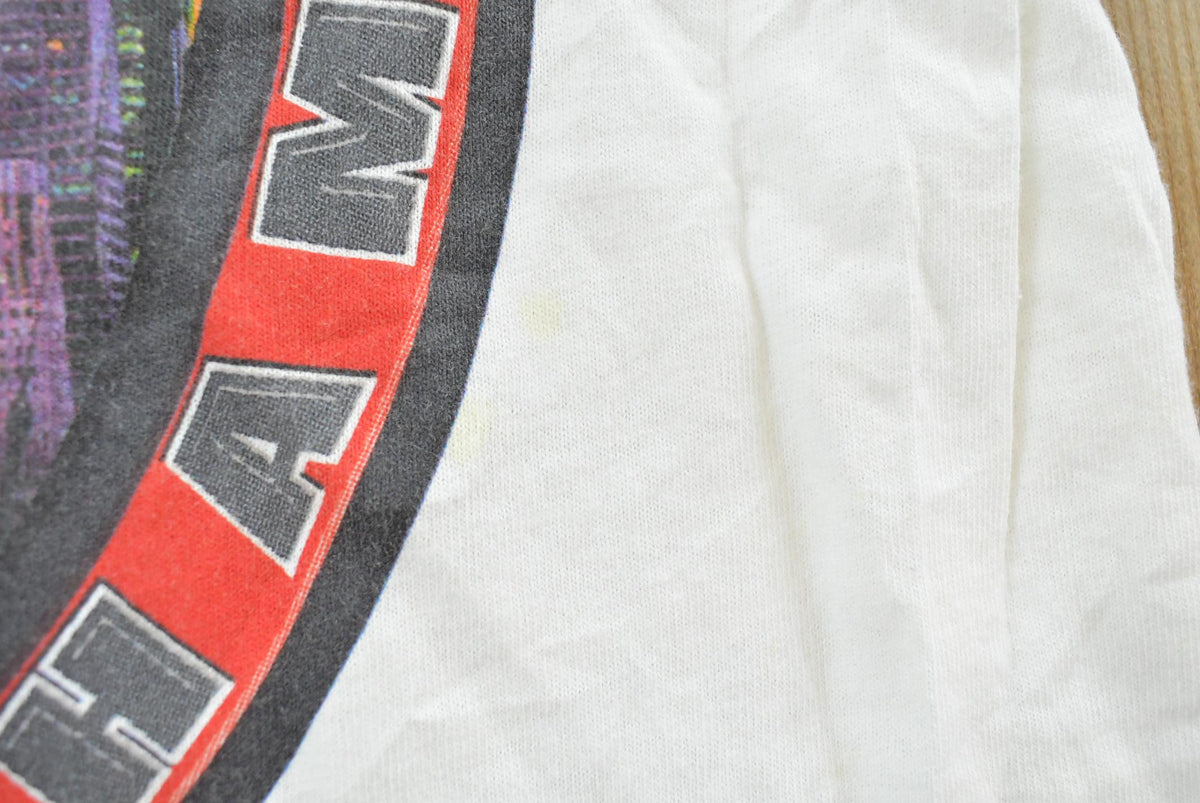 Vintage 1998 Starter Chicago Bulls NBA Champions 3 Peat T-Shirt Mens S from propervintagecanada