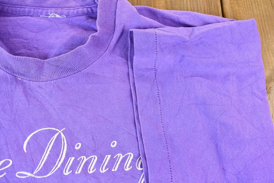 Vintage 1998 Vine Dining Single Stitch Picnic Graphic T-Shirt Men's Small from propervintagecanada