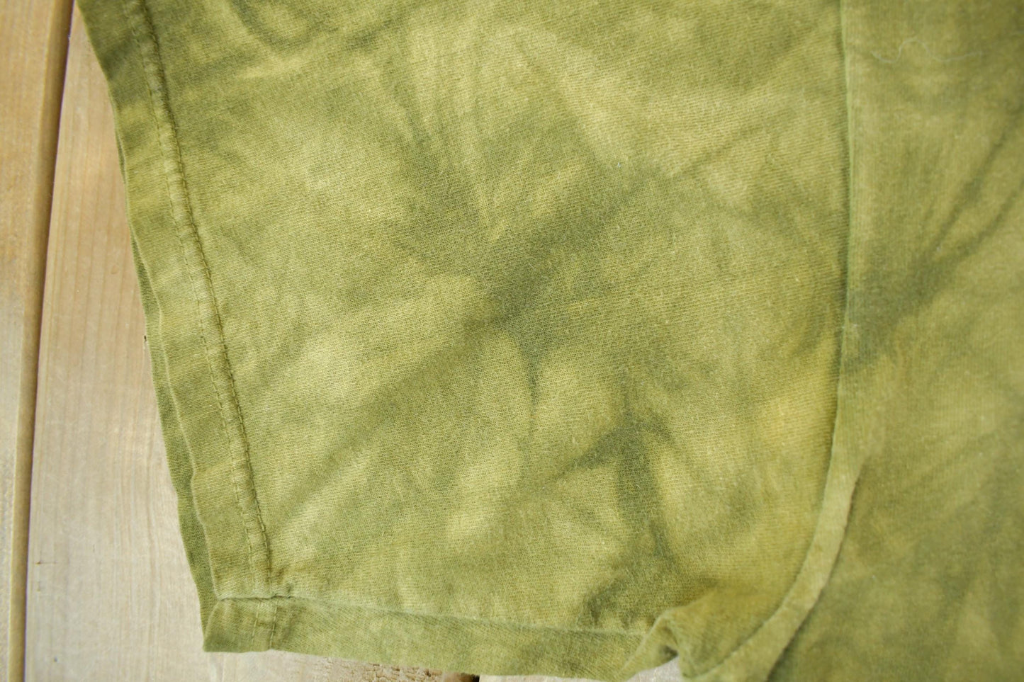 Vintage 1999 The Mountain Tiger Souvenir Graphic Print T-Shirt Men's XL from propervintagecanada