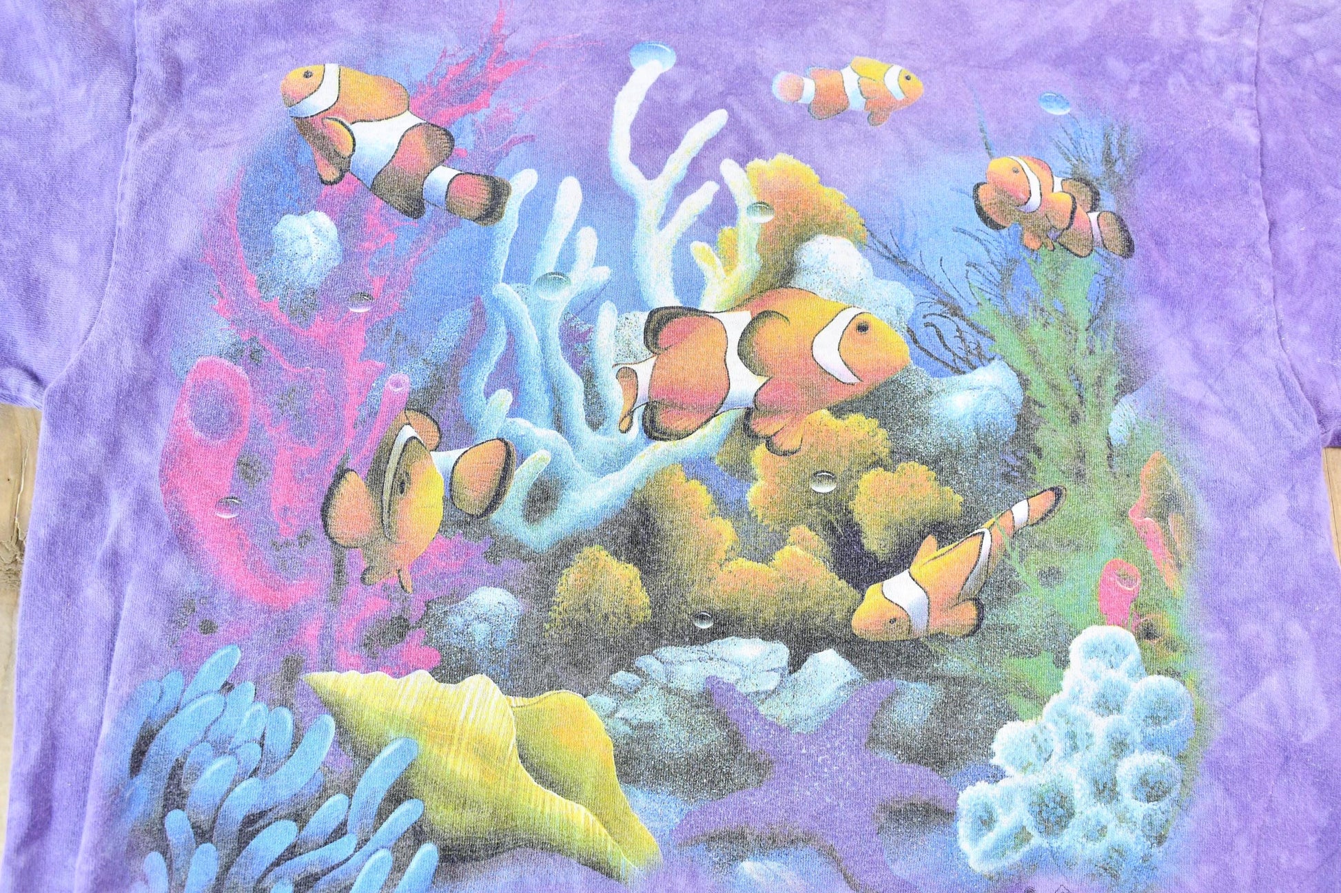Vintage 2000 Purple The Mountain Clown Fish Aquatic Reef Tie Dye Graphic T-Shirt Men's Medium from propervintagecanada