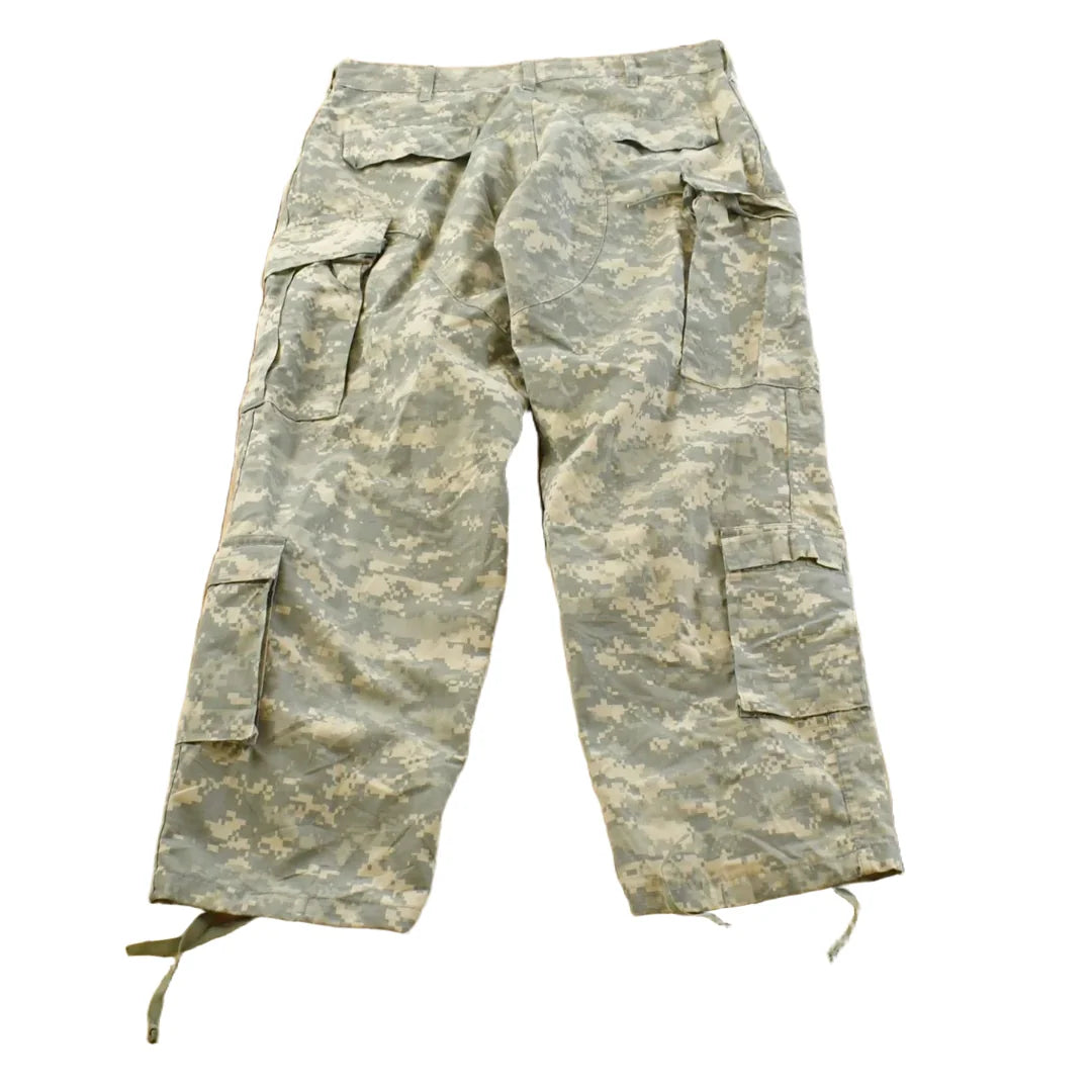 Vintage 2000s Army Military Digi Camo Cargo Pants Men's M from propervintagecanada