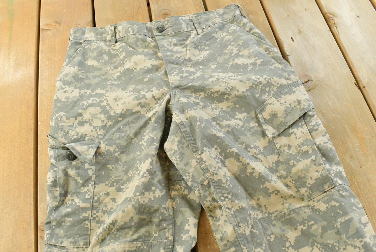 Vintage 2000s Army Military Digi Camo Cargo Pants Men's M from propervintagecanada