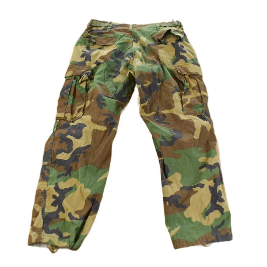 Vintage 2000s Army Military Woodland Camo Cargo Pants Men's 33 x 28 / Army Pants / Military Pants / Vintage Cargos from propervintagecanada