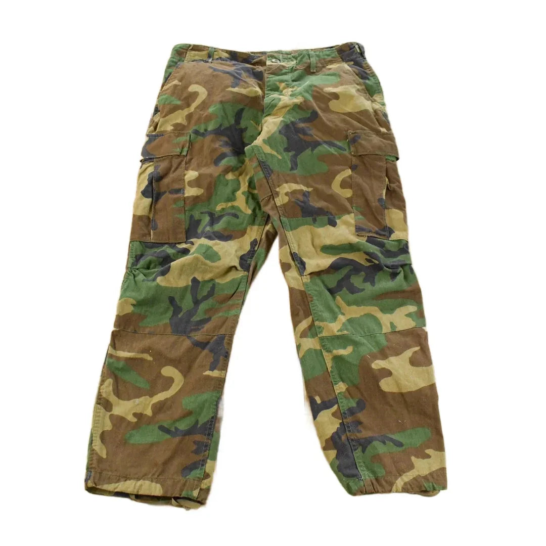 Vintage 2000s Army Military Woodland Camo Cargo Pants Men's 33 x 28 / Army Pants / Military Pants / Vintage Cargos from propervintagecanada