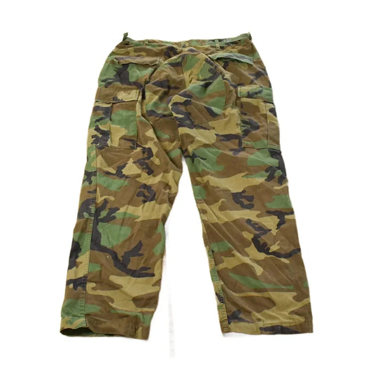 Vintage 2000s Army Military Woodland Camo Cargo Pants Men's Large from propervintagecanada