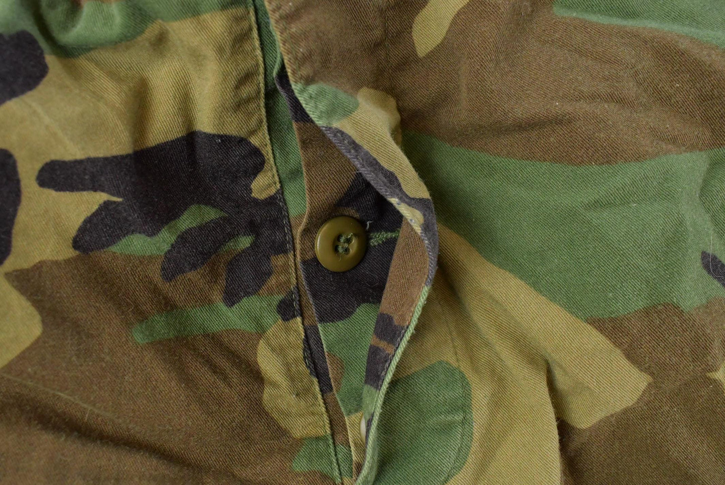 Vintage 2000s Army Military Woodland Camo Cargo Pants Men's Large from propervintagecanada