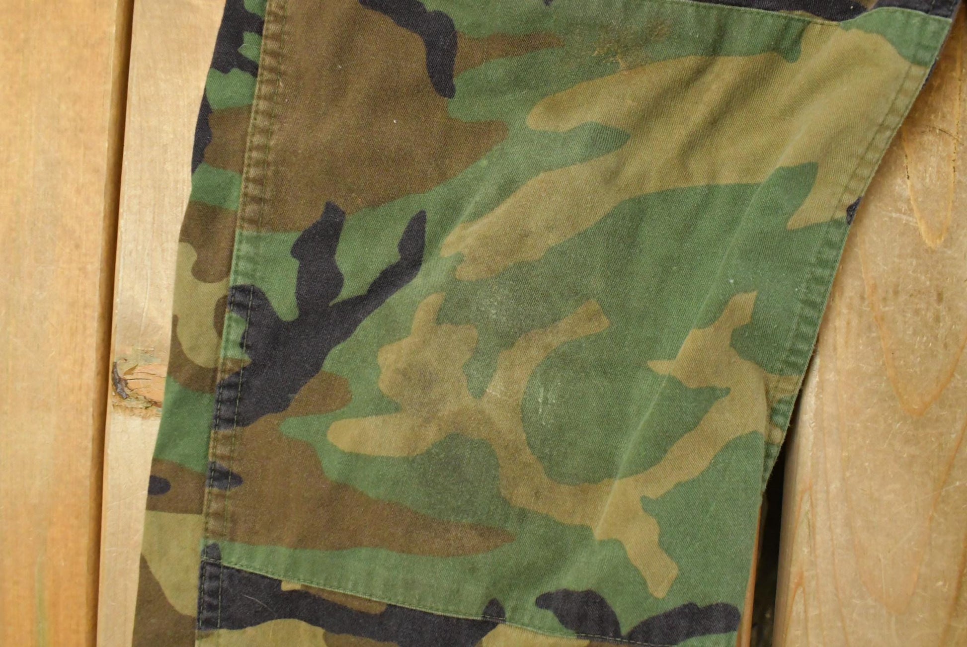 Vintage 2000s Army Military Woodland Camo Cargo Pants Men's Large from propervintagecanada