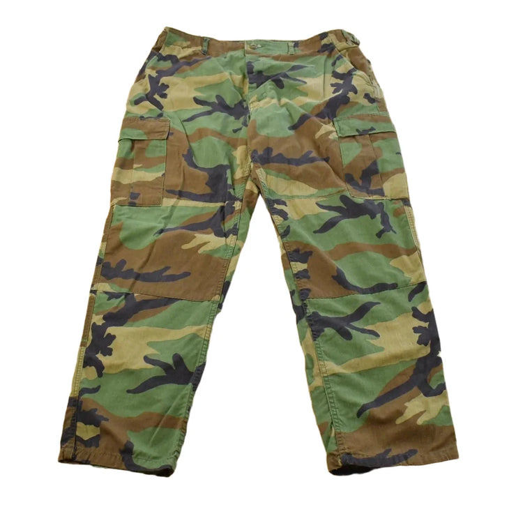 Vintage 2000s Army Military Woodland Camo Cargo Pants Men's Large from propervintagecanada