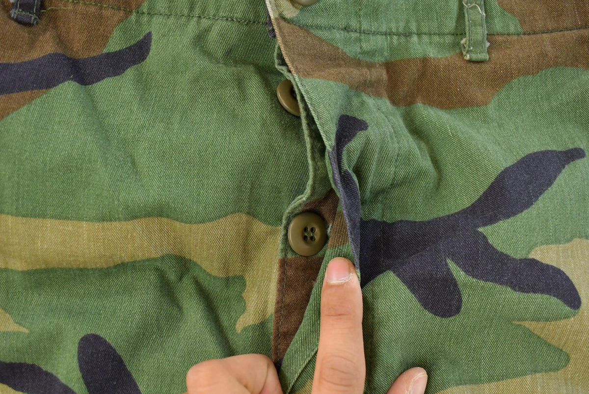 Vintage 2000s Army Military Woodland Camo Cargo Pants Men's Large from propervintagecanada