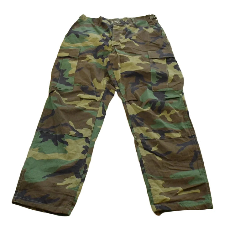 Vintage 2000s Army Military Woodland Camo Cargo Pants Men's M from propervintagecanada
