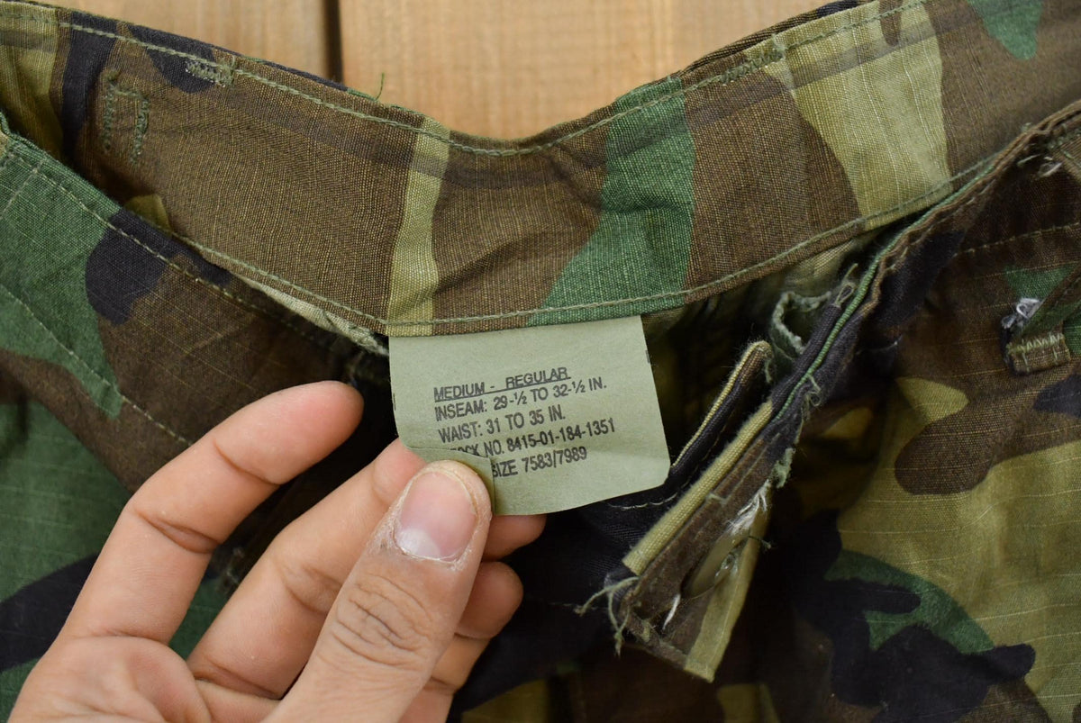 Vintage 2000s Army Military Woodland Camo Cargo Pants Men's M from propervintagecanada