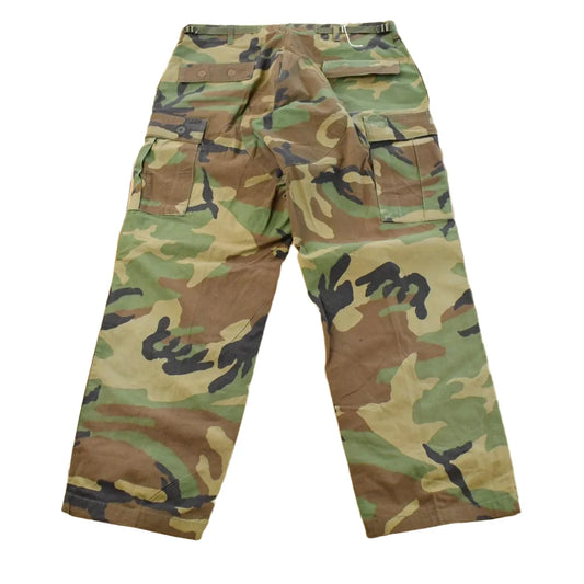 Vintage 2000s Army Military Woodland Camo Cargo Pants Men's M from propervintagecanada