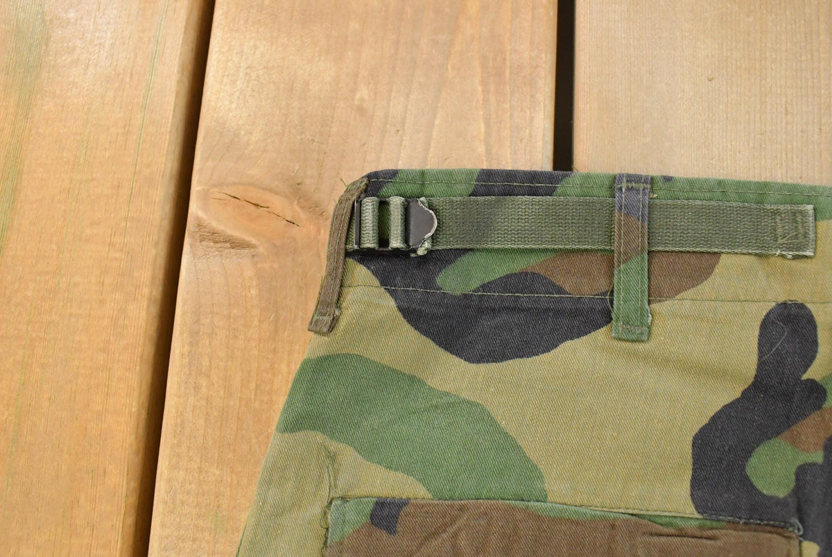 Vintage 2000s Army Military Woodland Camo Cargo Pants Men's M from propervintagecanada