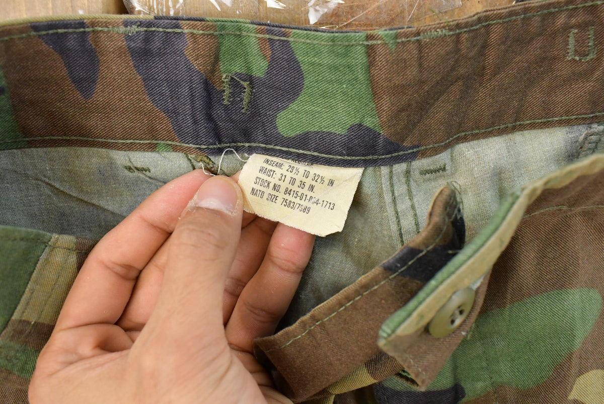 Vintage 2000s Army Military Woodland Camo Cargo Pants Men's M from propervintagecanada