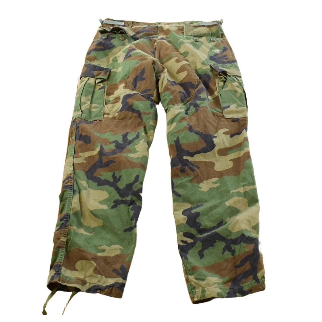 Vintage 2000s Army Military Woodland Camo Cargo Pants Men's M from propervintagecanada
