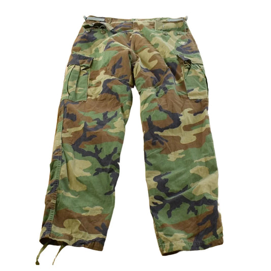 Vintage 2000s Army Military Woodland Camo Cargo Pants Men's M from propervintagecanada