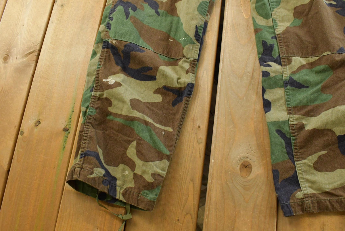 Vintage 2000s Army Military Woodland Camo Cargo Pants Men's M from propervintagecanada