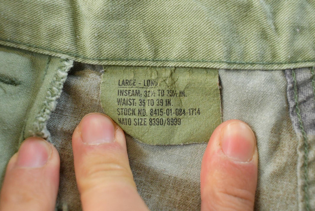 Vintage 2000s Army Military Woodland Camo Cargo Pants Men's M from propervintagecanada