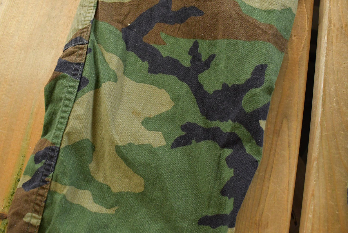 Vintage 2000s Army Military Woodland Camo Cargo Pants Men's M from propervintagecanada