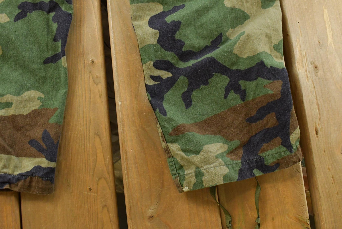 Vintage 2000s Army Military Woodland Camo Cargo Pants Men's M from propervintagecanada