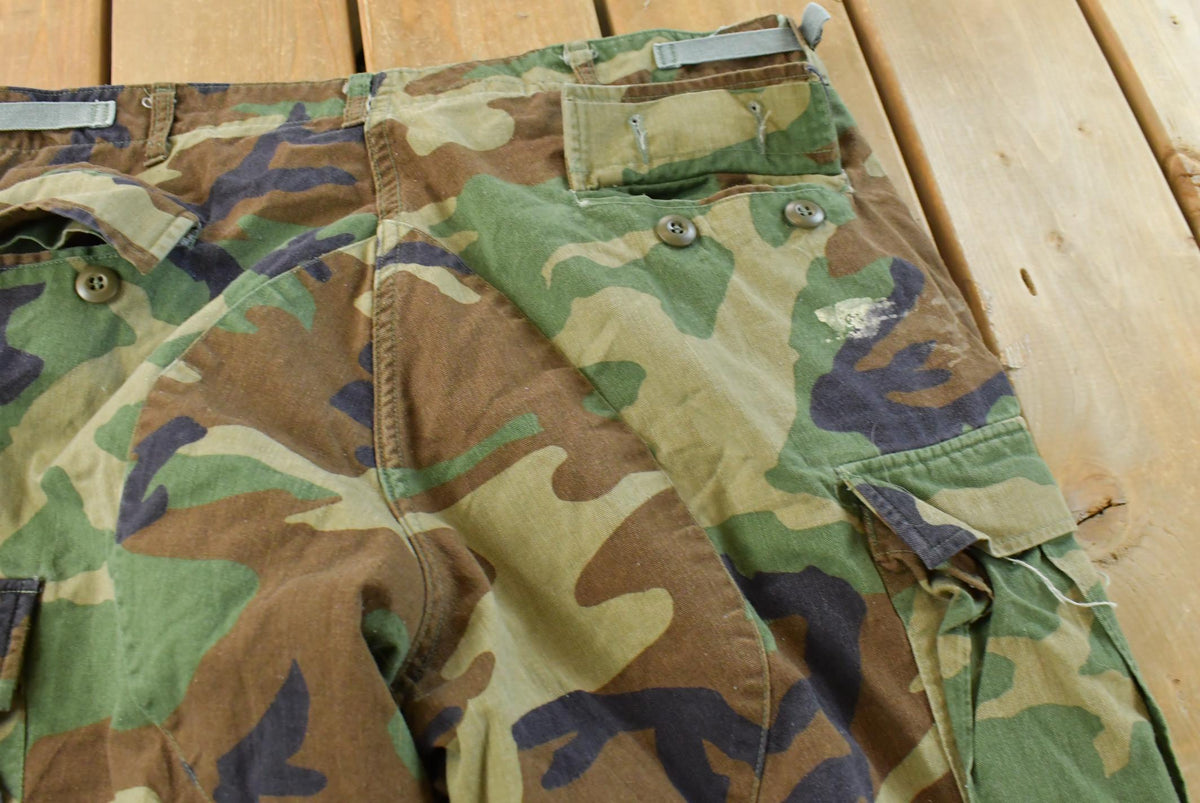 Vintage 2000s Army Military Woodland Camo Cargo Pants Men's M from propervintagecanada