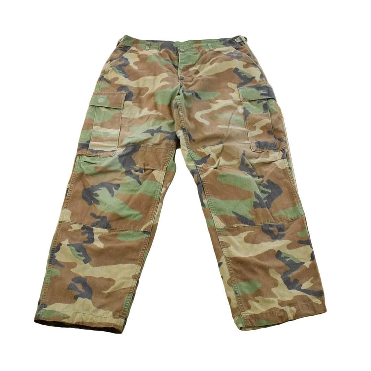 Vintage 2000s Army Military Woodland Camo Cargo Pants Men's M Short from propervintagecanada